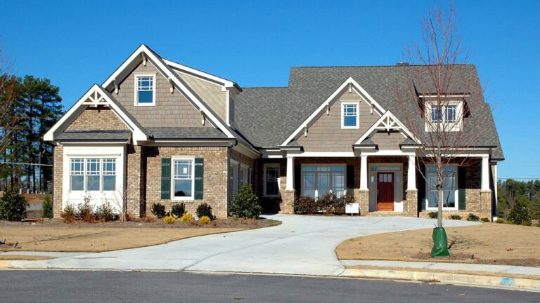 Garage Door Repair Service Costs in Secret Cove, Jacksonville